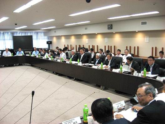 国交省は「総合物流施策大綱に関する有識者検討会提言」を6月27日に公表した