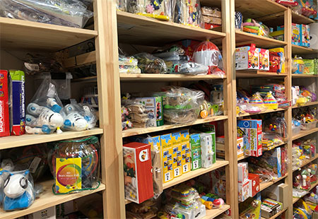 キッズ・ラボラトリー サブスク サブスクリプションサービス 玩具のサブスク 商品棚の一部