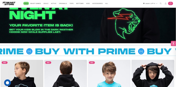 アパレルブランド「MrBeast」のECサイトトップページ。「Buy with Prime」を利用できることを大きく示している（画像はサイトから編集部がキャプチャ）