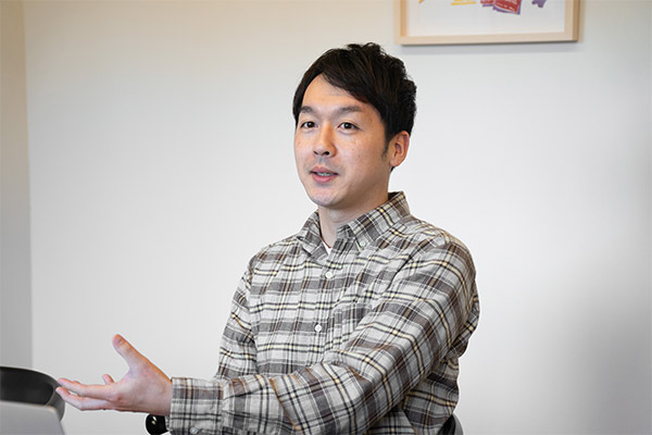 ベースフード マーケティング部の安原祐貴氏