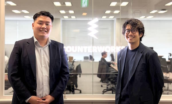 オリジナルの調味料ブランド「(ふつうの)ショップ」でポップアップストアを積極的に活用するSUPER STUDIOの一志邦仁夫氏と、ポップアップ出店支援プラットフォーム「ショップカウンター」を運営するカウンターワークスの中原祐一郎氏の対談