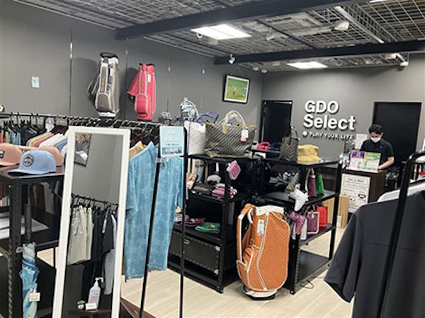 実店舗でも動画で紹介した商品を多くラインアップしている