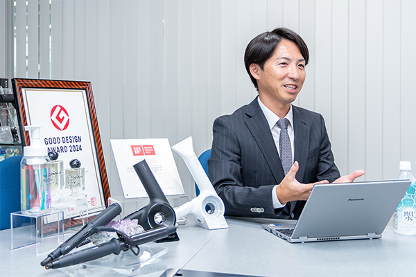 コスモホールディングス 執行役員 経営企画本部 本部長 半田康浩