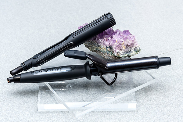 グループ企業・クレイツの美容機器開発の知見を生かしたヘアアイロン