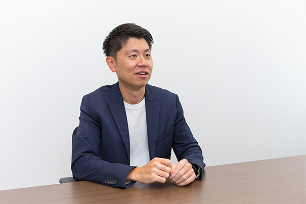 「脱・付加価値」「低価格」の戦略を継続しつつ、今後は自販機事業にも参入していくと浅井氏は話した（画像提供：ライフドリンク カンパニー）