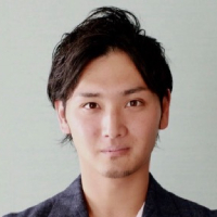 秦 俊輔