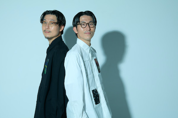 ヘラルボニー 松田崇弥氏（写真左）と松田文登氏