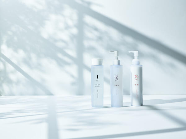 「MIRAI++ SHOP」では高齢者の向けの基礎化粧品を展開する