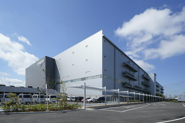 Amazonの2025年物流・配送拠点、サービスの拡大などまとめ 「千葉みなとFC」の外観