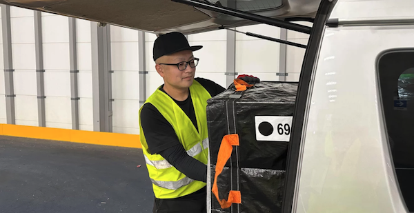 アマゾン、配送パートナーに感謝を伝える「ドライバーさんにありがとうキャンペーン」。「ありがとう」に応じて1回あたり500円を支払い