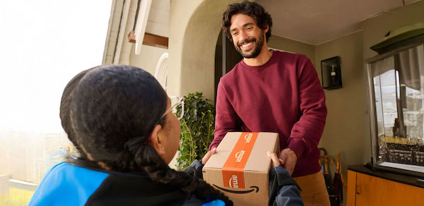 AmazonのAIを活用した買い物体験を守る取り組みとは？