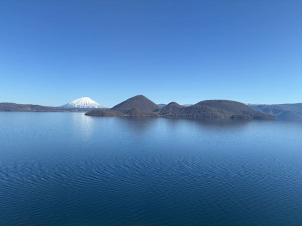 カタログ通販大手のベルーナは、北海道・洞爺湖温泉に新たなホテルブランド「別邸 蝦夷富士」を2027年12月に開業する