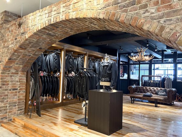 TSIホールディングスの「Schott」「MARGARET HOWELL」などアパレル19ブランド約150店舗で「楽天ポイントカード」が順次利用可能に