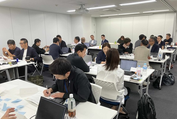 男性育休取得率100％、女性の管理職級比率は3割超のオンワードHDが進める働き方改革プロジェクト