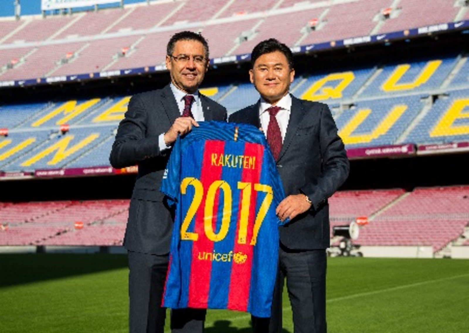 楽天、FCバルセロナのメインスポンサーに。契約金は約257億円
