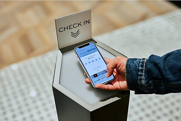 TSIが展開するアパレルブランド「ナノ・ユニバース」の3店舗で「顧客の“タッチ”から始まる店舗体験」の実証実験を行う