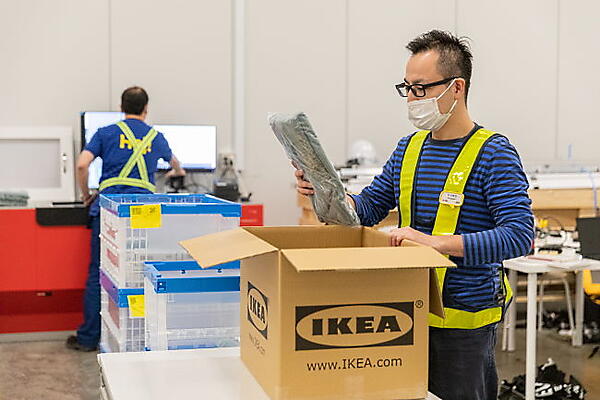 「オートストア」は発送効率の向上と従業員の働きやすさを兼ね備える