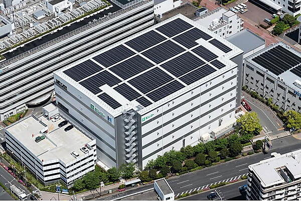 アマゾンジャパンはAmazonプライム会員向けの生鮮食品宅配サービス「Amazonフレッシュ」の専用物流拠点として、東京・江戸川区に「Amazonフレッシュ葛西フルフィルメントセンター（Amazonフレッシュ 葛西FC）」を開設した