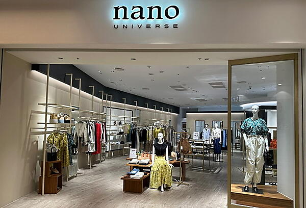 ウィメンズ側の店舗エントランス