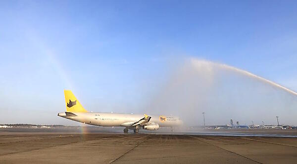 ヤマトホールディングス（HD）は日本航空（JAL）と協業し、貨物専用機（フレイター）を導入、運行を4月11日から始めた