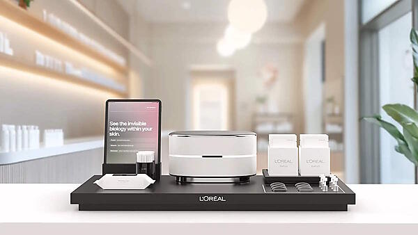 世界最大規模の化粧品会社であるロレアルグループは2025年1月、パーソナライズされた肌分析を提供する卓上型ハードウェアデバイス「ロレアル セル バイオプリント」を発表
