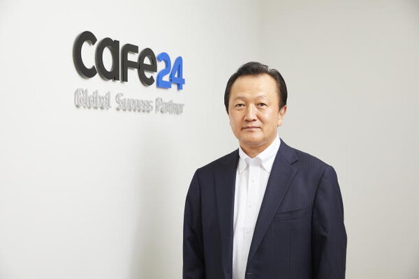 国内外のビジネス展開を支援するECプラットフォームを手掛けるCAFE24 JAPANの代表取締役社長、正代誠氏