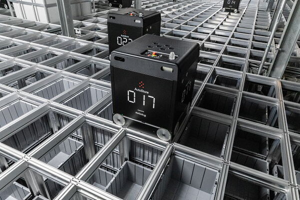 IKEA Tokyo-Bay倉庫内に導入した自動倉庫型ピッキングシステム