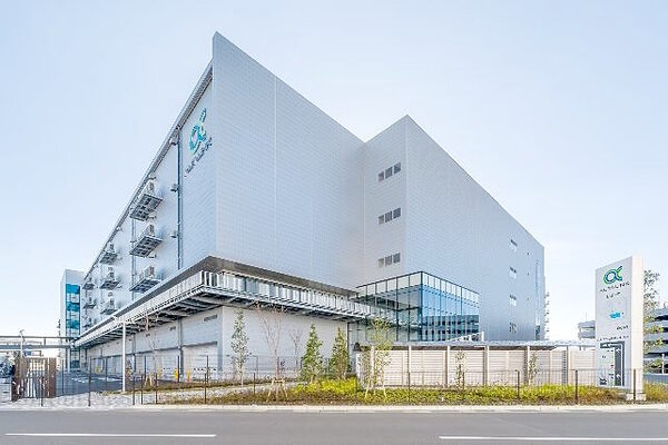アマゾンジャパンは3月18日、神奈川県相模原市に新たな物流拠点となるフルフィルメントセンター（FC）を新設すると発表した