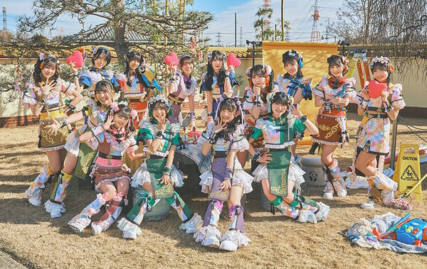 第1弾コラボとなる女性アイドルグループの「虹のコンキスタドール」　「応援広告」の取り組みにファンが少額からでも参加できるサービス「推しSta!」を、JR東日本が6月13日から開始した